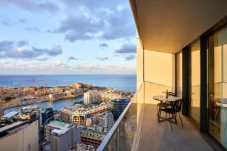 Elegant One-Bedroom Apartment with Sea Views - 8