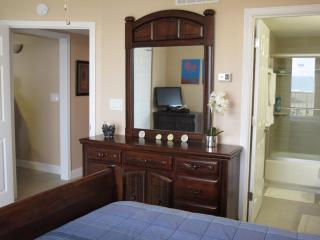 Beachside Gulf View Corner Condo at Pelican Beach Resort - Destin - 4