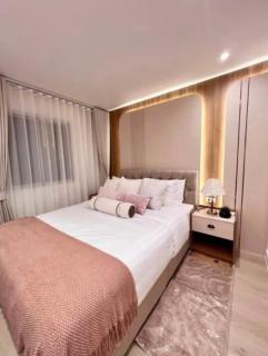 Stylish 3BR High Floor Sathorn Area - 1
