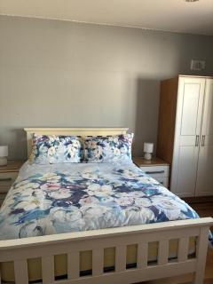 Benabbey, 3-Bed Detached Home Private Garden, - 4
