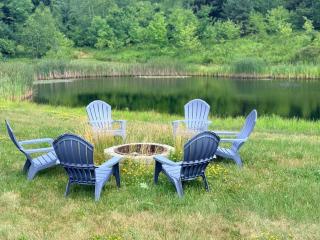 Hot Tub, Private Pond , 12-Acr Retreat - Sleep 14 - 3