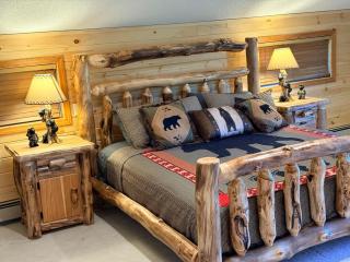 Hot Tub, Private Pond , 12-Acr Retreat - Sleep 14 - 1