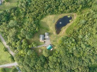 Hot Tub, Private Pond , 12-Acr Retreat - Sleep 14 - 0