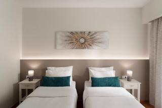 Vivian's Deluxe Apartment-Near centre-Easy Parking - 9