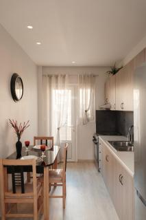 Vivian's Deluxe Apartment-Near centre-Easy Parking - 6