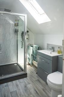 Walking distance to hospital and town with free off-road parking - 6