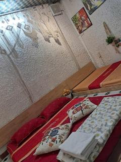 Golden Bell Backpacker Hostel - 9