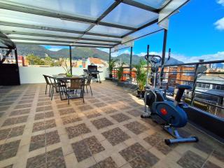 Big group stays, minutes from hotspots&private BBQ - 3