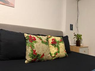 Airport Layover Studio Condo by A&C - Pusok - 2