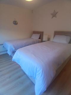 2 Cois Farraige - 1
