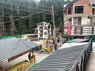 Hotel Broad View - 9