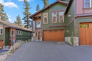Red Slate Canyon - Modern 2-Story Condo - 0