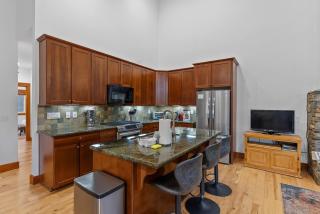 Red Slate Canyon - Modern 2-Story Condo - 8