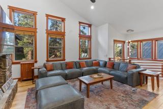 Red Slate Canyon - Modern 2-Story Condo - 4