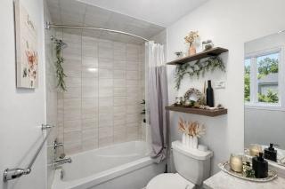 Brand New Luxury 1 Bedroom - 3