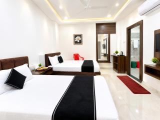 Motibagh Colony Hotel SLMR Residency Near Mahakaleshwar Temple# Parking # Restaurant - Best Hotel, Ujjain - 7