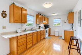 Dog-Friendly Home with Beach Access & Deck - Snowbirds Welcome - St. Augustine - 9