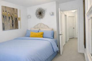 Sunburst Master Bedroom with Private Bath - 9