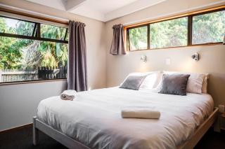 Pohara's Seaside Accommodation - 1