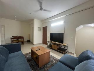 Furnished 3 BHK Quick Access to Hubs & Markets - 9