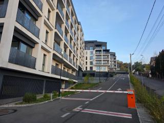 Golden Hour Urban Suite - Near Hiperbar & Underground Parking - 8