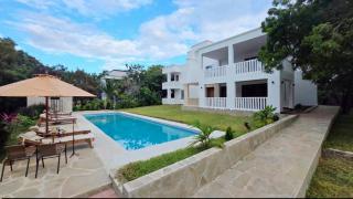 Veev house 4br Beachfront - 4
