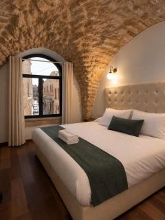 Petrakis Inn - 7