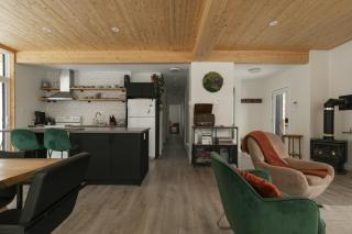 Luxe Mountain Escape - Hot Tub - Fireplace - Cozy - 2