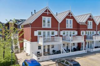 Holiday Charm Near Forest Fjord And Town - 0