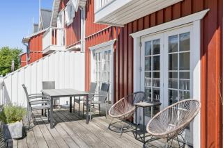 Holiday Charm Near Forest Fjord And Town - 8