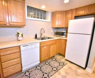 Tremont apartment, near downtown, and Central! - 1
