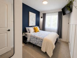 Private and affordable 1bedroom suite in Mahogany - 5