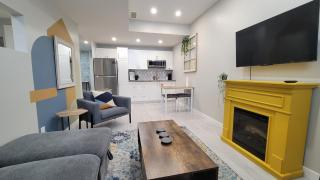 Private and affordable 1bedroom suite in Mahogany - 3