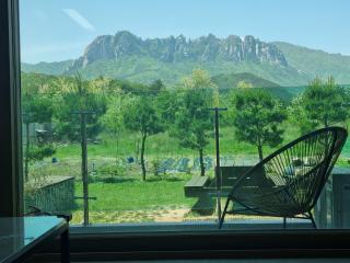속초 울산바위 병풍뷰 하이디 타운하우스 1층 바베큐 가능 Sokcho Seorak Mountain Ulsanbawi View Stay - 9