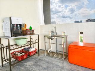 Melaka Hideaway Villa WALKUP Apartment, BBQ, POOL Next Jonker Street - 9