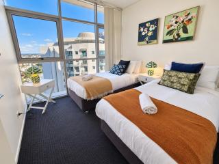 The Gilded Gallery I Art-Inspired Luxe Retreat - Brisbane - 5