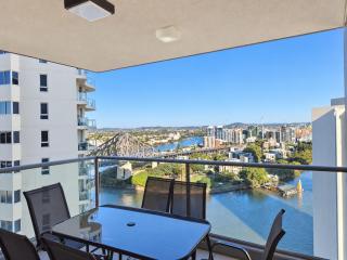 The Gilded Gallery I Art-Inspired Luxe Retreat - Brisbane - 7