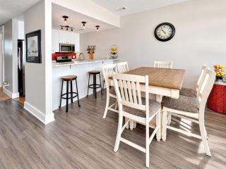 Great Location, Pool, Blue Mountain 2 BDRM Dream - 2