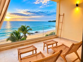 Olas Beach Resort & Restaurant - 8