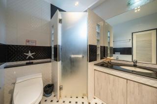 MAHI Pool Villa 4BR Near Airport & Old Town - 1