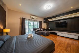 MAHI Pool Villa 4BR Near Airport & Old Town - 5