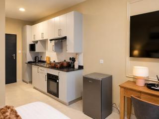 Xanadu Luxury Suites - 5