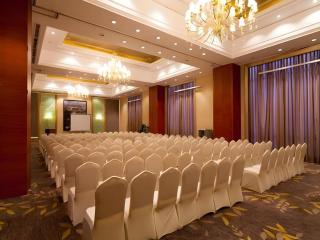 Xinjin Celebrity City Hotel - 8