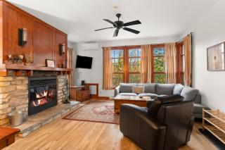 Les Eaux | 2BR Golf Retreat with Mountain Views - 9