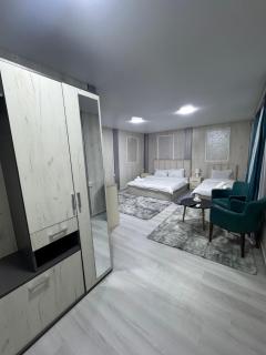 Hovakimyans Hotel Plus 24 And 7 - 9