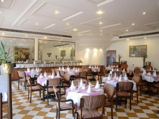 Hotel Gold Palace & Resort - 2