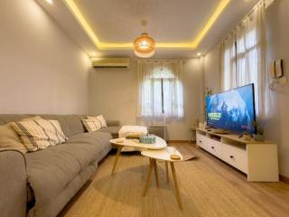 Rehab Luxury khan with garden oasis - 7