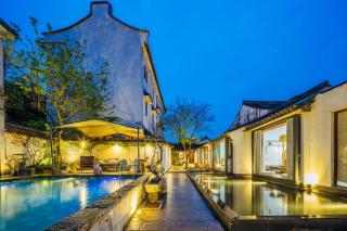 Floral Hotel Zerunju Light Luxury Guesthouse - 2