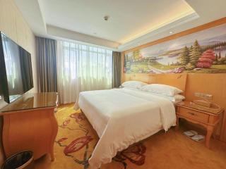 Vienna International Hotel Meizhou Dapu - 1