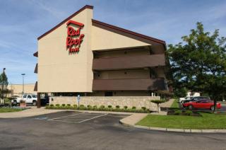 Red Roof Inn Akron - 6
